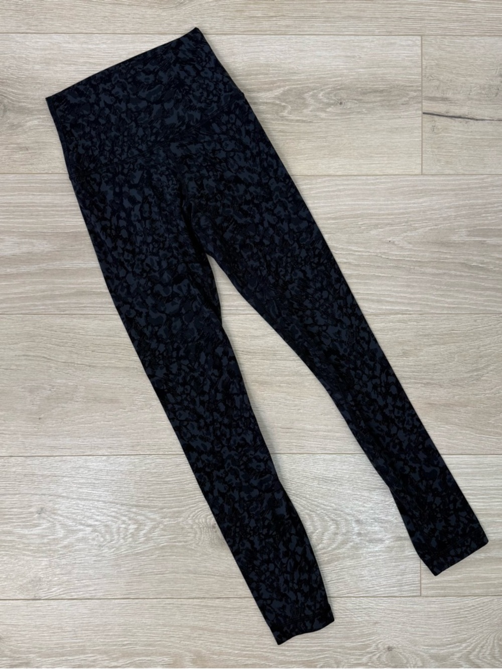 Lululemon Wild Thing Camo Deep Coal Multi Align Pant II 25"